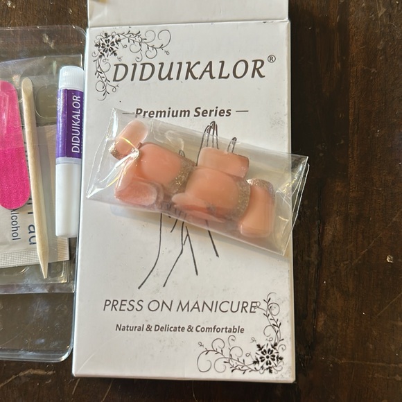 Glitter French False Nails - Picture 2 of 2